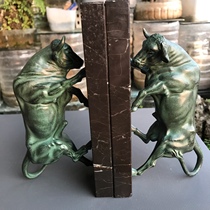 Français Boutique Sculpture Works Furious Bull With Marble Base Bronze Upper Color Antique Old Book Stopper