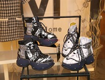 Thick Bottom Old Daddy Shoes Woman 2022 New Street Cool Horse Wool Graffiti Short Boots Large Head Casual Rivet Genuine Leather Shoe Tide