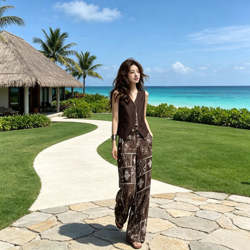 Old Money Style Coffee-Colored Sleeveless Vest and Wide-Leg Pants Set for Women, 2026 Summer Slimming Drapey Printed Casual Two-Piece Set