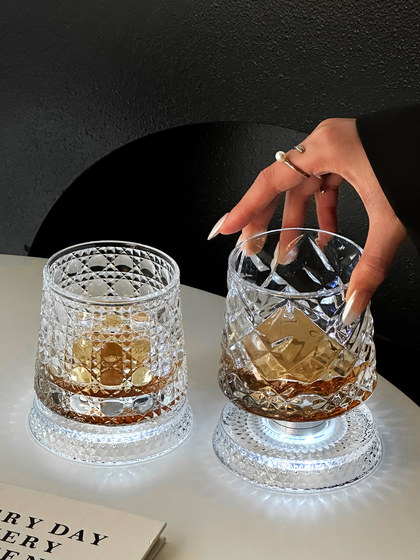 Light Luxury and High-End Diamond Whiskey Glass, Rotating Glass, Tumbler, Stress-Relief Crystal Wine Glass, Beer Glass