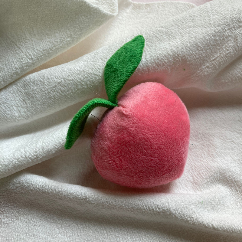 Japanese and Korean Style Cute Peach Brooch for Girls, Student Backpack Accessory, Fruit Peach Brooch, Versatile for Summer