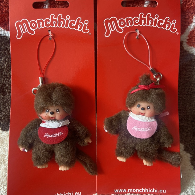 Moe Funny Monchhichi Meng Qiqi Japanese Genuine Basic Red Bib Powder Bib Men's and Women's Pendant in stock