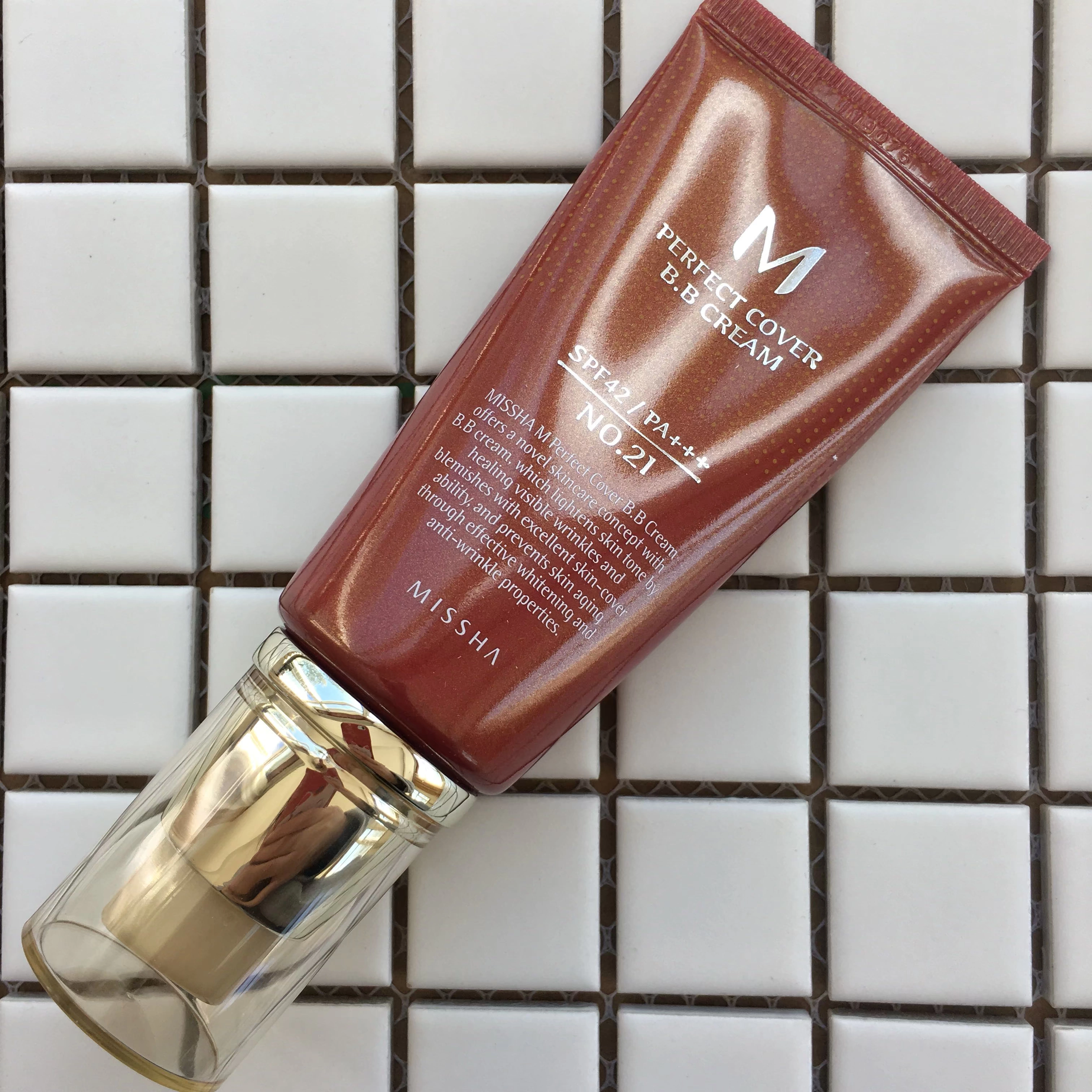 Miễn phí vận chuyển Missha Mystery Red BB Cream 50ml Kem dưỡng ẩm quyến rũ Kem chống nắng che khuyết điểm SPF42 / PA +++ - Kem BB