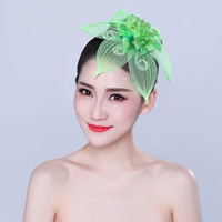 Зеленый лотос с перьями