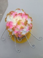 Большой пион белый градиент розовый с золотым порошком