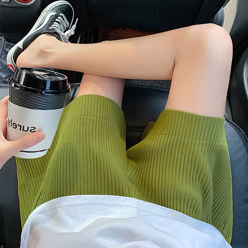 Pregnant women wrinkle pants spring and summer wear green, lean, loose, broad leg shorts belly straight pants