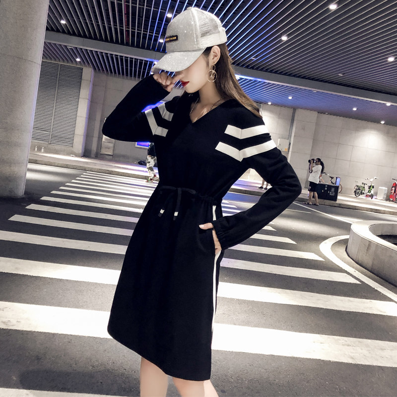 Hong Kong Chaos 2022 Spring new women's clothing Han version Collection Waist temperament Long version Long sleeves thick cotton T Woman dress
