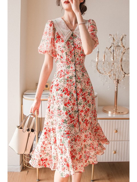 Plus-size women's clothing autumn 2022 new temperament age-reducing chiffon floral skirt slightly fat sister's belly-covering and thin dress