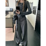 Пиджак классического кроя, штаны, высокая талия, свободный прямой крой