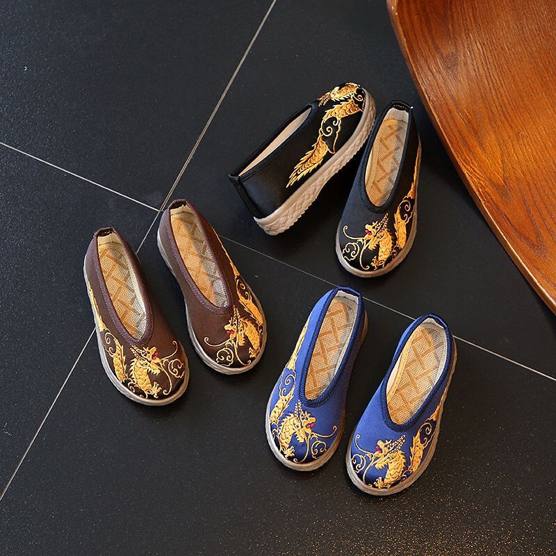 Boy embroidered shoes children retro Chinese style Chinese wind Han clothes ancient clothes old Beijing cloth shoes ancient wind to perform baby performance shoes