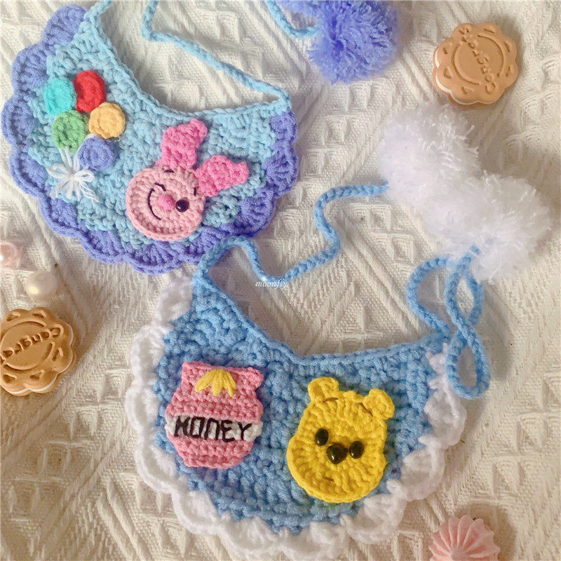 Hand-woven pet bib pooh powder piglet shape cat neck decoration than bear teddy VIP scarf