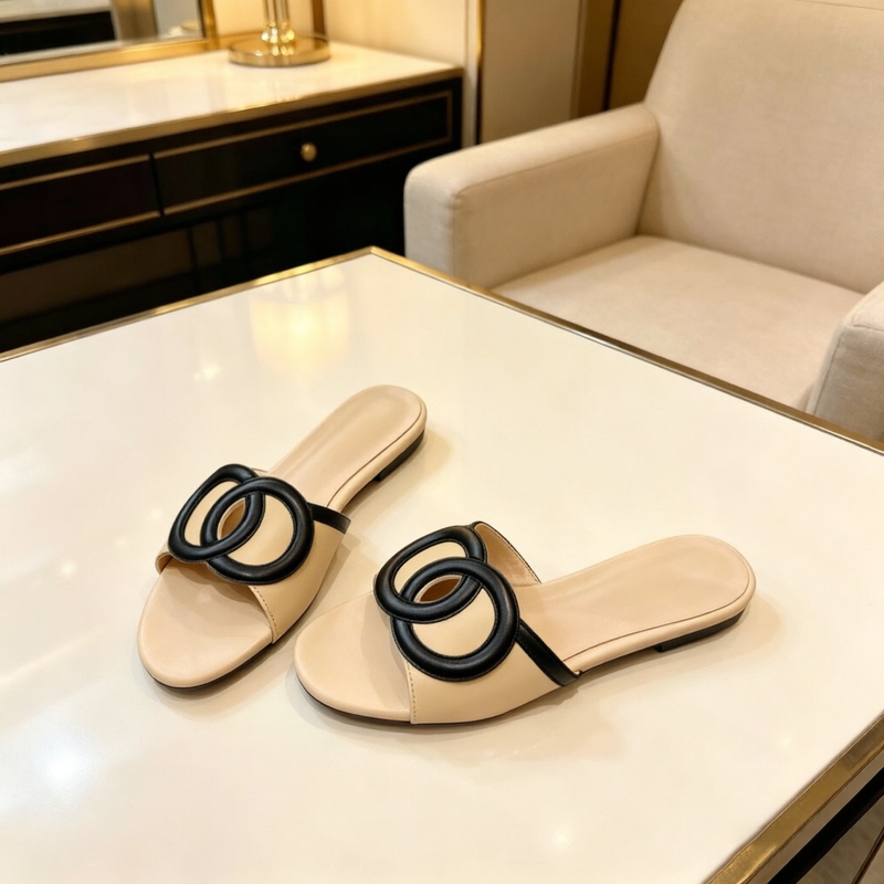 Chanel-Style Flat Sandals for Women, 2026 New Summer Versatile Slip-On Slippers, Elegant Genuine Leather Beach Slippers