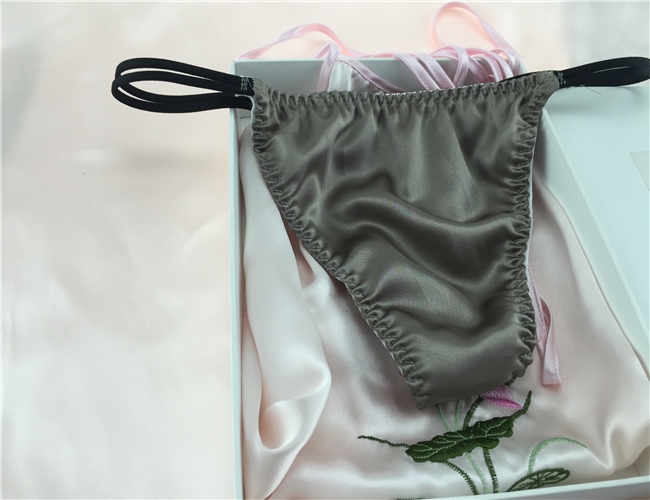 Người đàn ông sexy thong quần lót lụa 100% lụa của người đàn ông sexy thời đại đang đến.