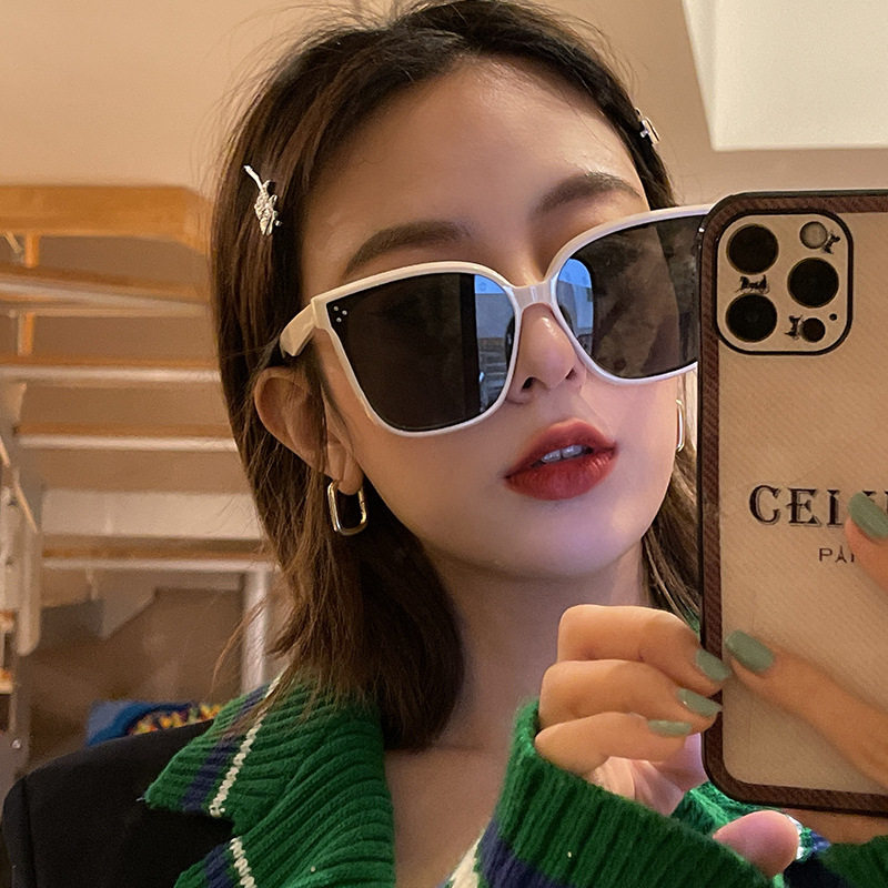 Sunglasses women 2021 new net red men large frame slim resistant UV rice white sunglasses tide square glasses