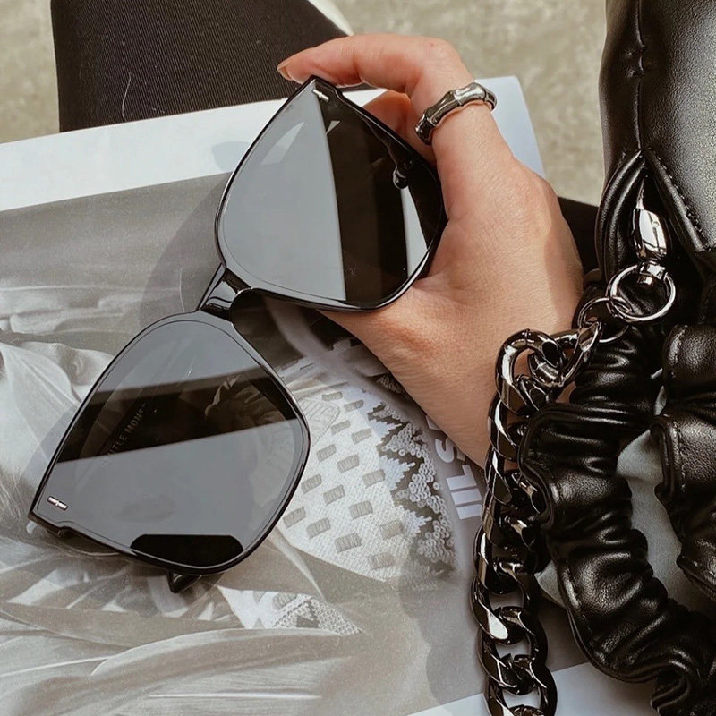 Sunglasses female 2021 new fashion round face glasses net red street shooting GM square frame slim couple milky white sunglasses