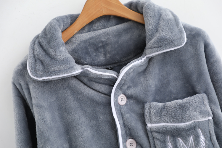 Đồ ngủ nhung san hô nam dày mùa đông cộng với nhung mùa thu và mùa đông nam flannel trùm đầu đồ ngủ dài tay phù hợp với dịch vụ bộ nỉ nữ mùa đông
