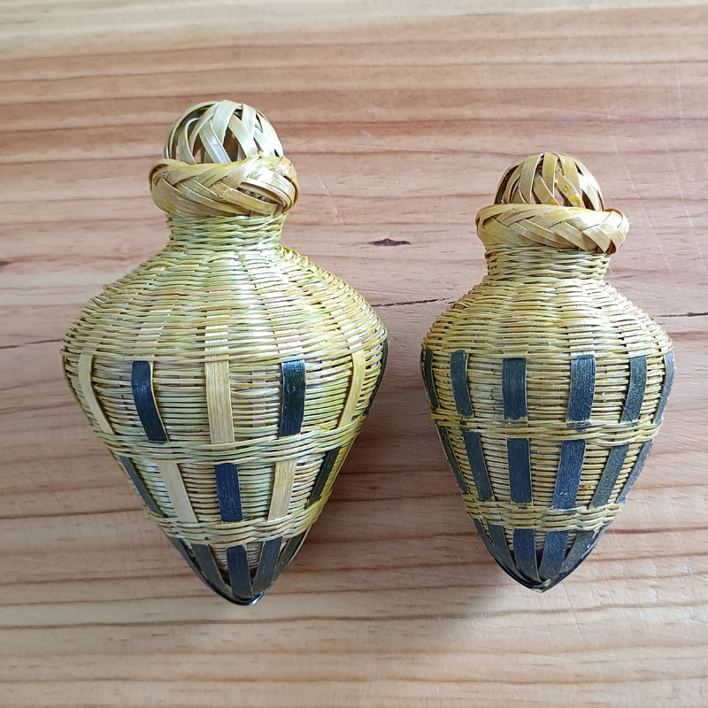 Bamboo weaving handmade cricket cricket grasshopper cage thrush bird walking bird costume catching live insect box basket folk bamboo products