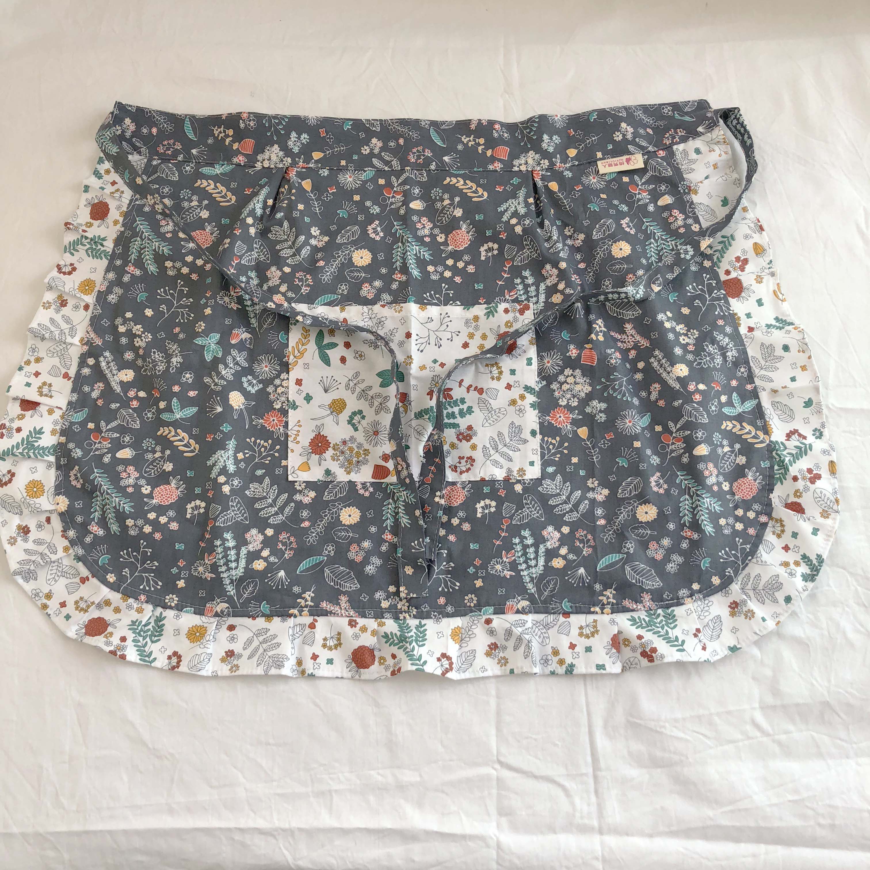 Pure cotton sleeveless adult overcoat Anti-fouling housework cleaning Pastoral wind half-body apron cute lady fungus edge waist