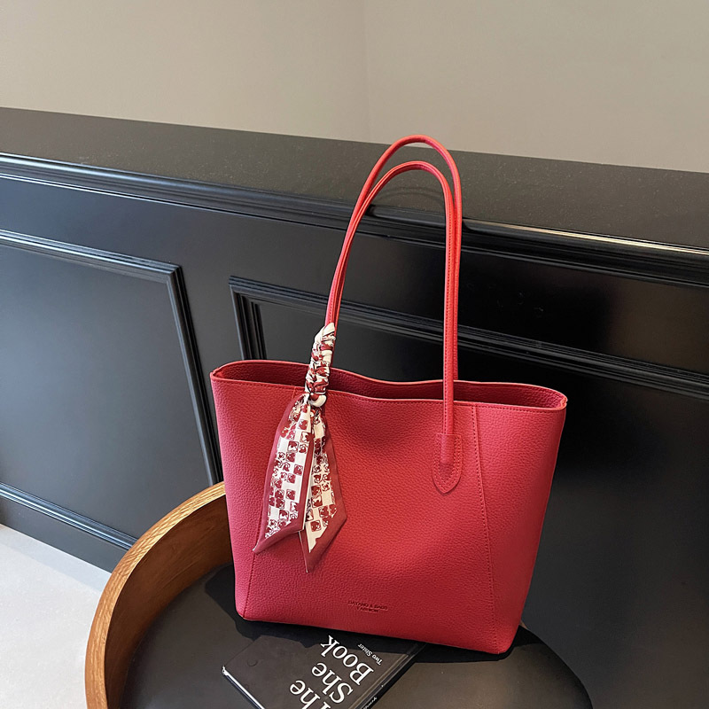 Red Wedding Bridal Bag for Women 2025 New Style High-End Large-Capacity Commuter Shoulder Tote Bag Bridesmaid Bag