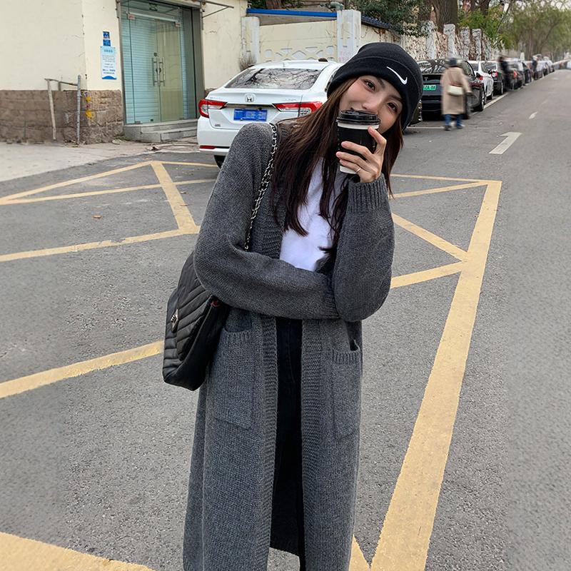 Meilade's Casual and Stylish Thick Cashmere Knit Cardigan Coat, Long and Loose-Fitting Over-The-Knee Coat for Autumn and Winter Meilade's Casual and Stylish Thick Cashmere Knit Cardigan Coat, Long and Loose-Fitting Over-The-Knee Coat for Autumn and Winter