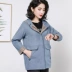Áo gió cho mẹ mùa xuân mới 2019 mùa xuân và mùa thu áo khoác cho người già ngắn đoạn trung niên nữ cao quý nước ngoài hàng đầu - Quần áo của mẹ mẫu thời trang áo sơ mi nữ tuổi 50 Quần áo của mẹ