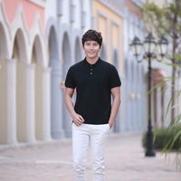 Черная футболка