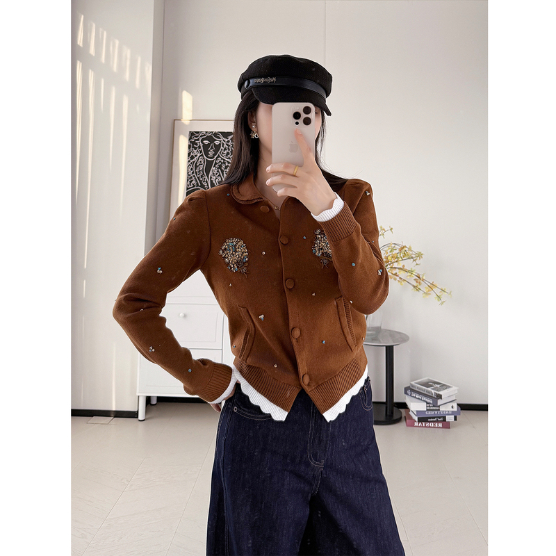 Heavy-Duty Hand-Beaded! Chanel-Style Peter Pan Collar Knitted Cardigan for Women, Colorful Bouquet, Regular Shoulder, Slimming Sweater Heavy-Duty Hand-Beaded! Chanel-Style Peter Pan Collar Knitted Cardigan for Women, Colorful Bouquet, Regular Shoulder, Slimming Sweater