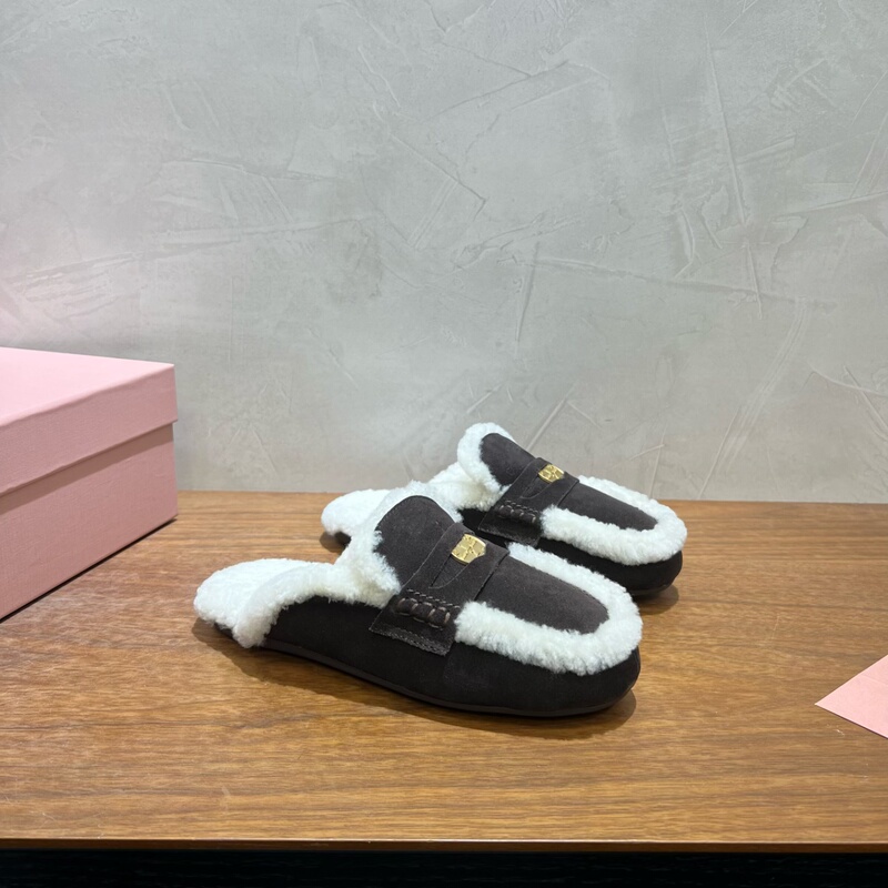 35.36.37 Size Peach Wood Color Lamb Wool Coin Mules Flat Super Soft Comfortable Non-Slip Closed-Toe Half Slippers for Women 35.36.37 Size Peach Wood Color Lamb Wool Coin Mules Flat Super Soft Comfortable Non-Slip Closed-Toe Half Slippers for Women