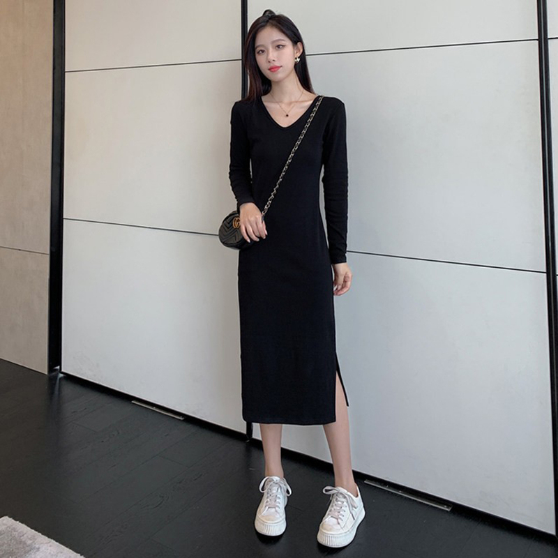 Black Dress for Women, Autumn 2026 New Style, Long-Sleeved Dress with a Slit, Elegant Little Black Dress, Slimming Inner Dress