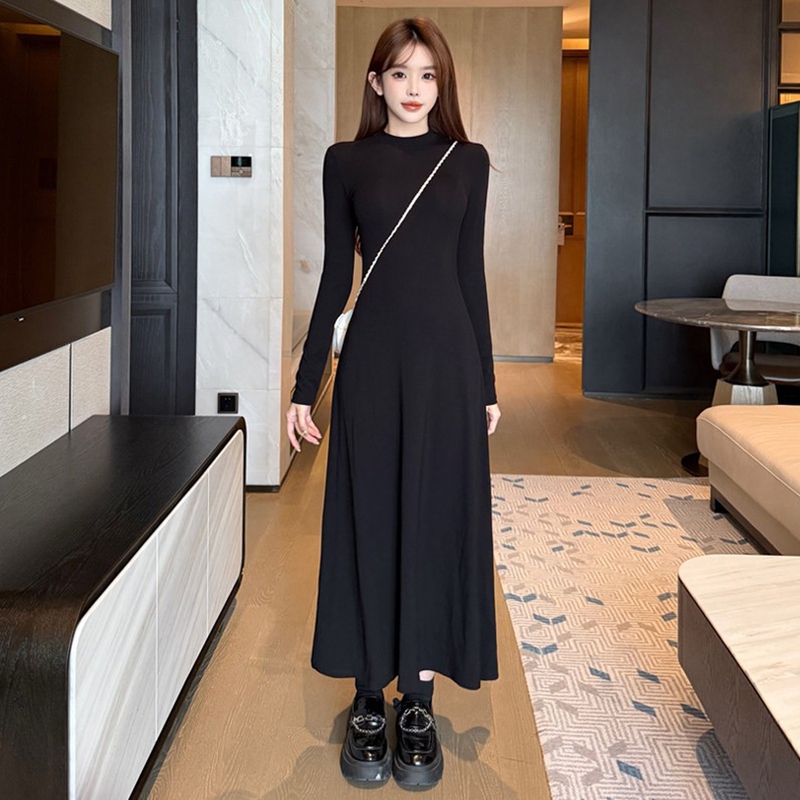 Black Long-Sleeved Dress for Women, Autumn 2026 New Style, Slim Fit, Half-High Collar, Base Dress, Drapey and Elegant Long Dress Black Long-Sleeved Dress for Women, Autumn 2026 New Style, Slim Fit, Half-High Collar, Base Dress, Drapey and Elegant Long Dress
