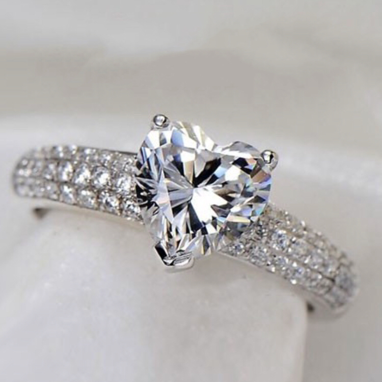 Foodie Heart-shaped Wedding Ring 18k Platinum 75 Heart-shaped Diamond Ring Group Inlaid Diamond Ring to customize