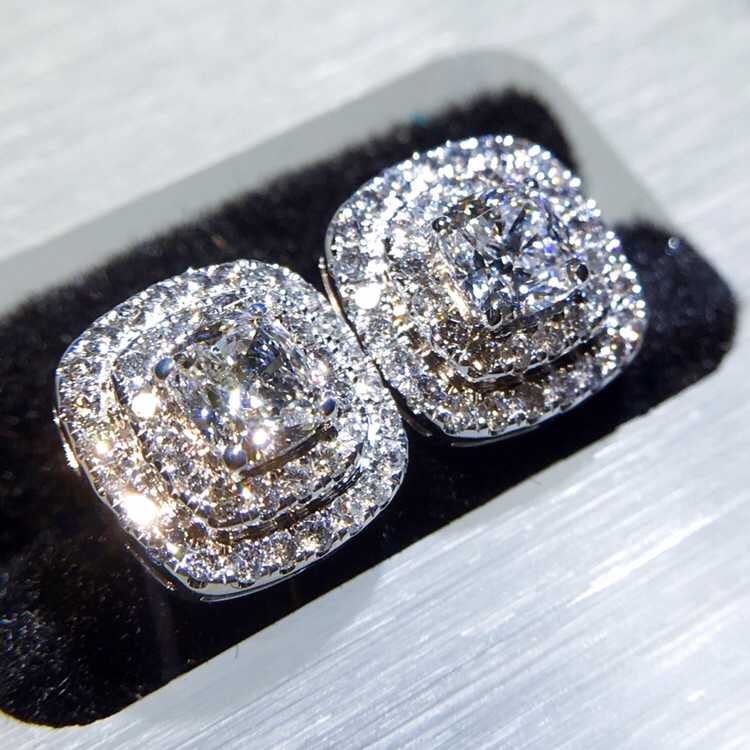 Fu Daisheng White 18K Gold 140 Natural Diamond Earnail Atmosphere Fashion Diamond Earpin Explicit Drilling