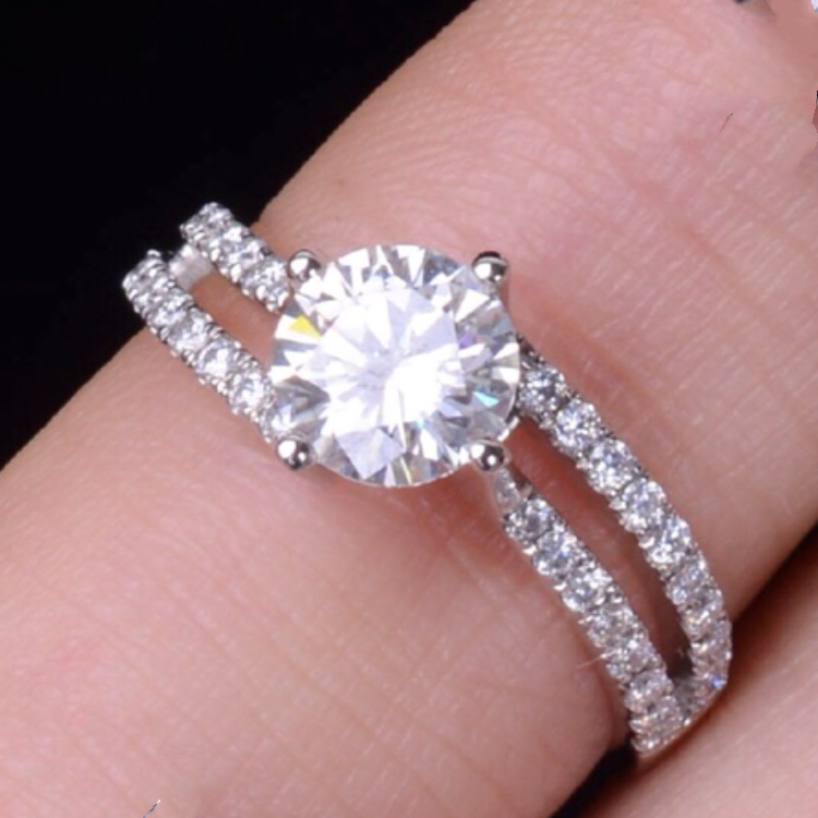 Foodie 18K Platinum Platinum One Carat Effect Diamond Ring Wedding Diamond Ring Platinum Female Ring Custom Special Price