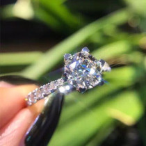 fuzhou university raw diamond ring 70 points White 18K gold diamond ring 1 karat effects marriage proposal nv jie registered
