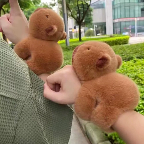 Carbara Dolphin Papa Circle Doll Клубничная шляпа кукла будет держать лису, чтобы погладить круг, запястье и лгать на браслете