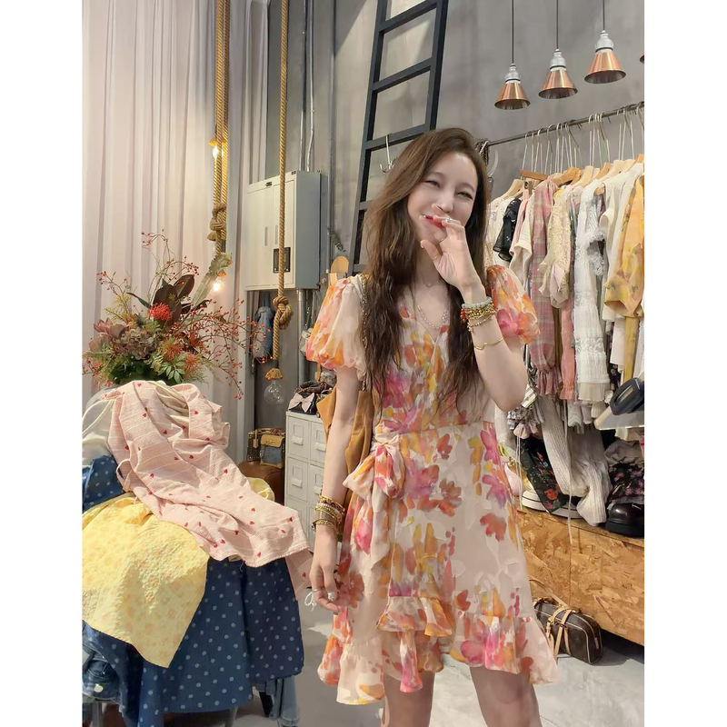 [Sura] French-Style Jacquard Floral One-Piece Dress with Slimming Puff Sleeves Q60612810