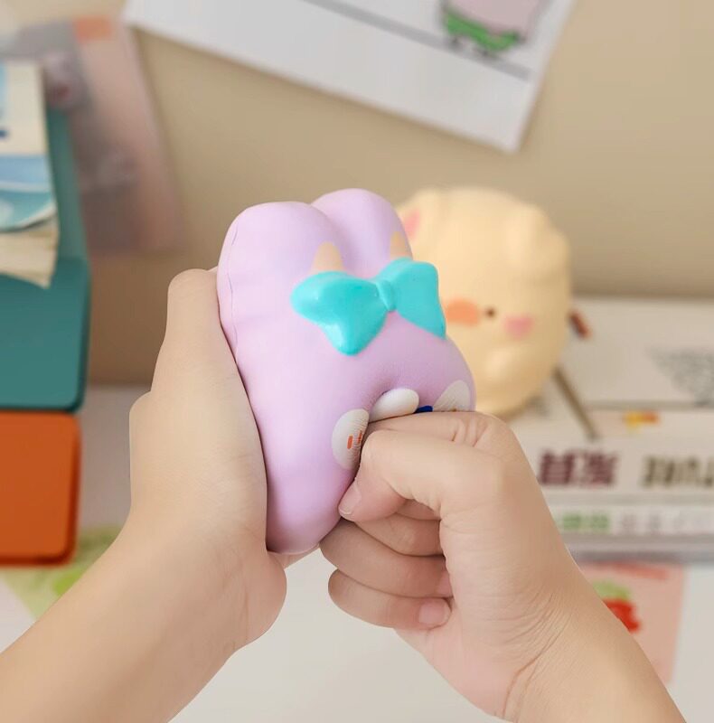 Креативные игрушки для детей 解压神器网红猪猪捏捏乐玩具慢回弹办公室减压球手捏女生治愈礼物 JIFANPAUL
