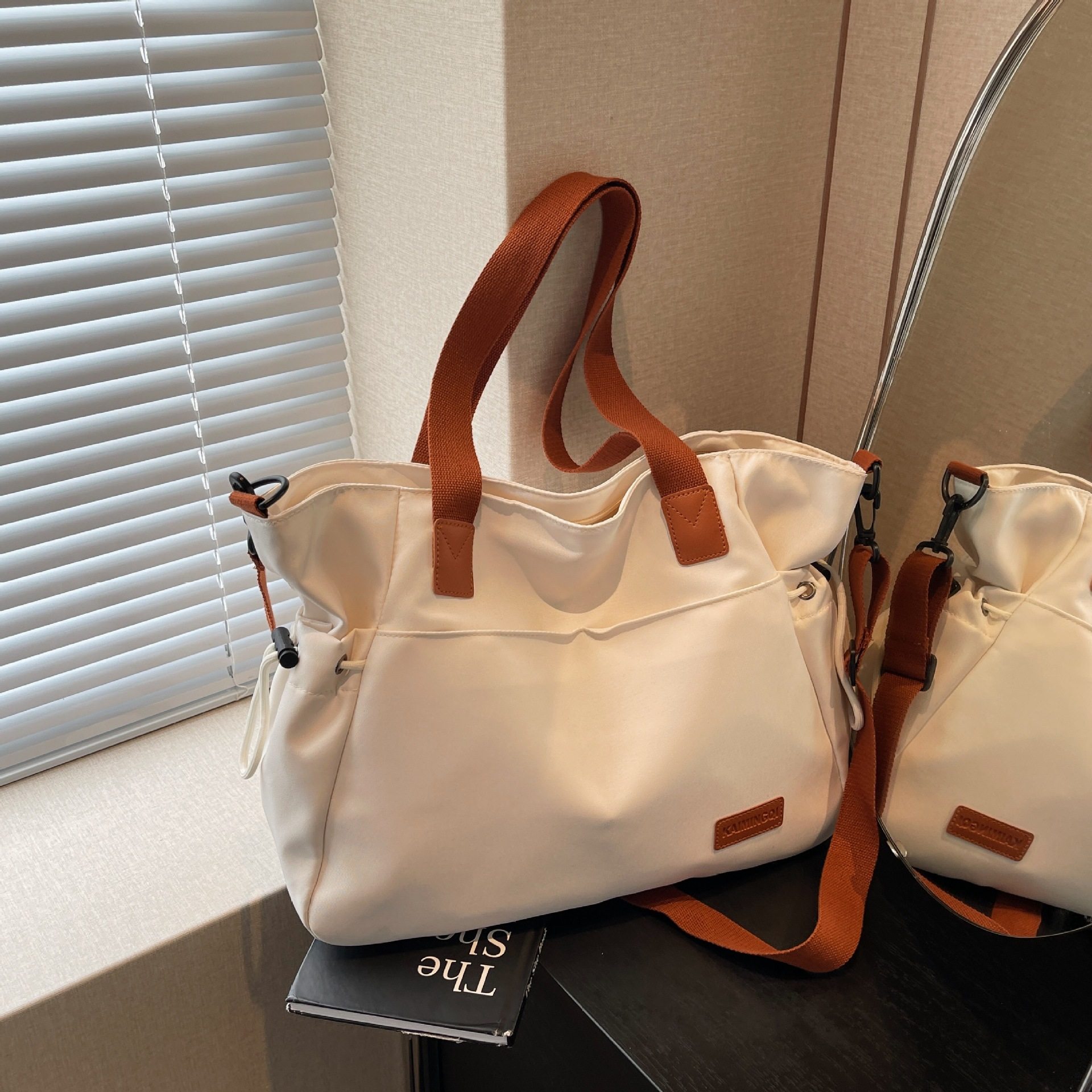 Холщовая сумка большой емкости, повседневная сумка через плечо для студенток, новинка 2025 года, универсальная легкая сумка-тоут для пригородных поездок