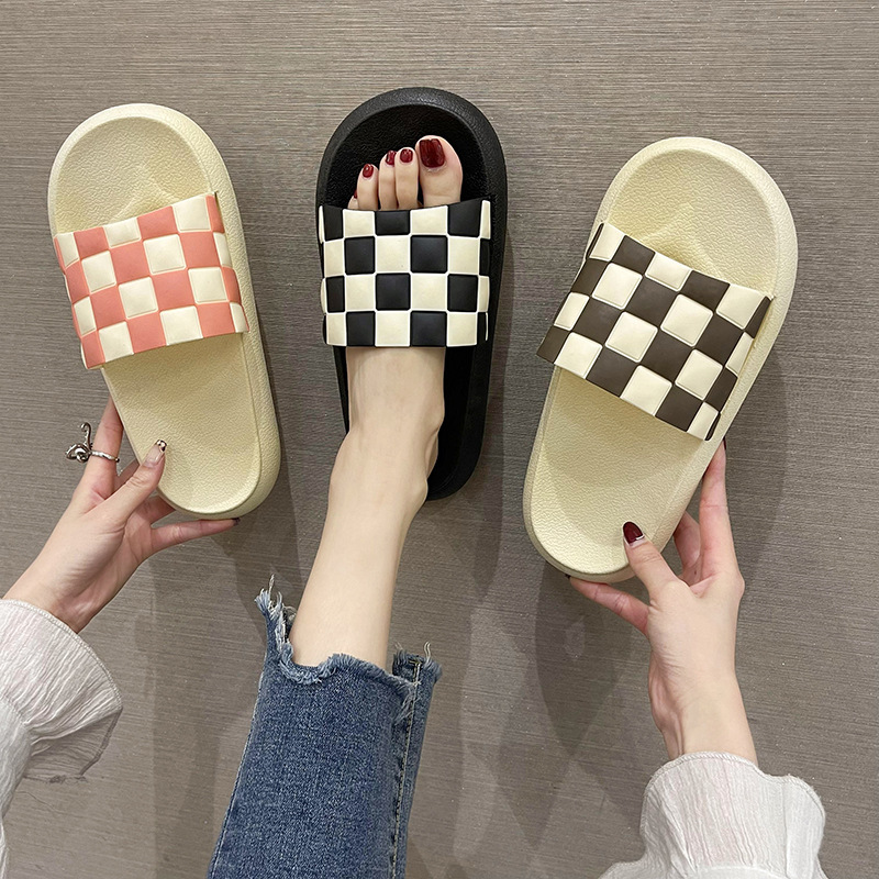 Black and White Checkerboard Slippers for Women, Summer Fashion for Men and Women, Trendy Ins-Style, Thick-Soled, Non-Slip Couple's Sandals