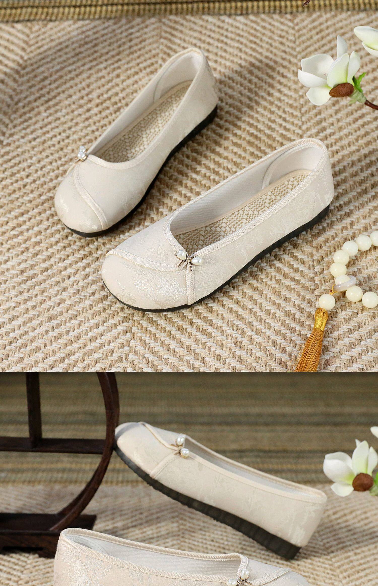 Вышитая обувь 汉服鞋子女士春秋国风旗袍鞋茶艺师圆头古风绣花鞋软底老北京布鞋 Jifanpaul