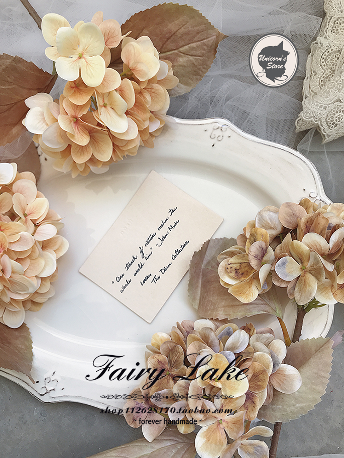 vintage antique wind in withered butterfly wither multi - layer gradient simulation of glomeral flower