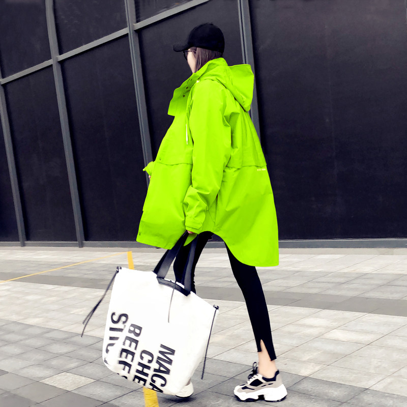 Spring fluorescent green windcoat jacket woman 2022 new mid-spring autumn this year popular casual even cap submachine clothes