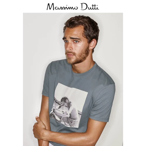 В конце сезона скидка Massimo Dutti Men's Steve McQueen Совместное фото печатает мужская футболка 01416212500