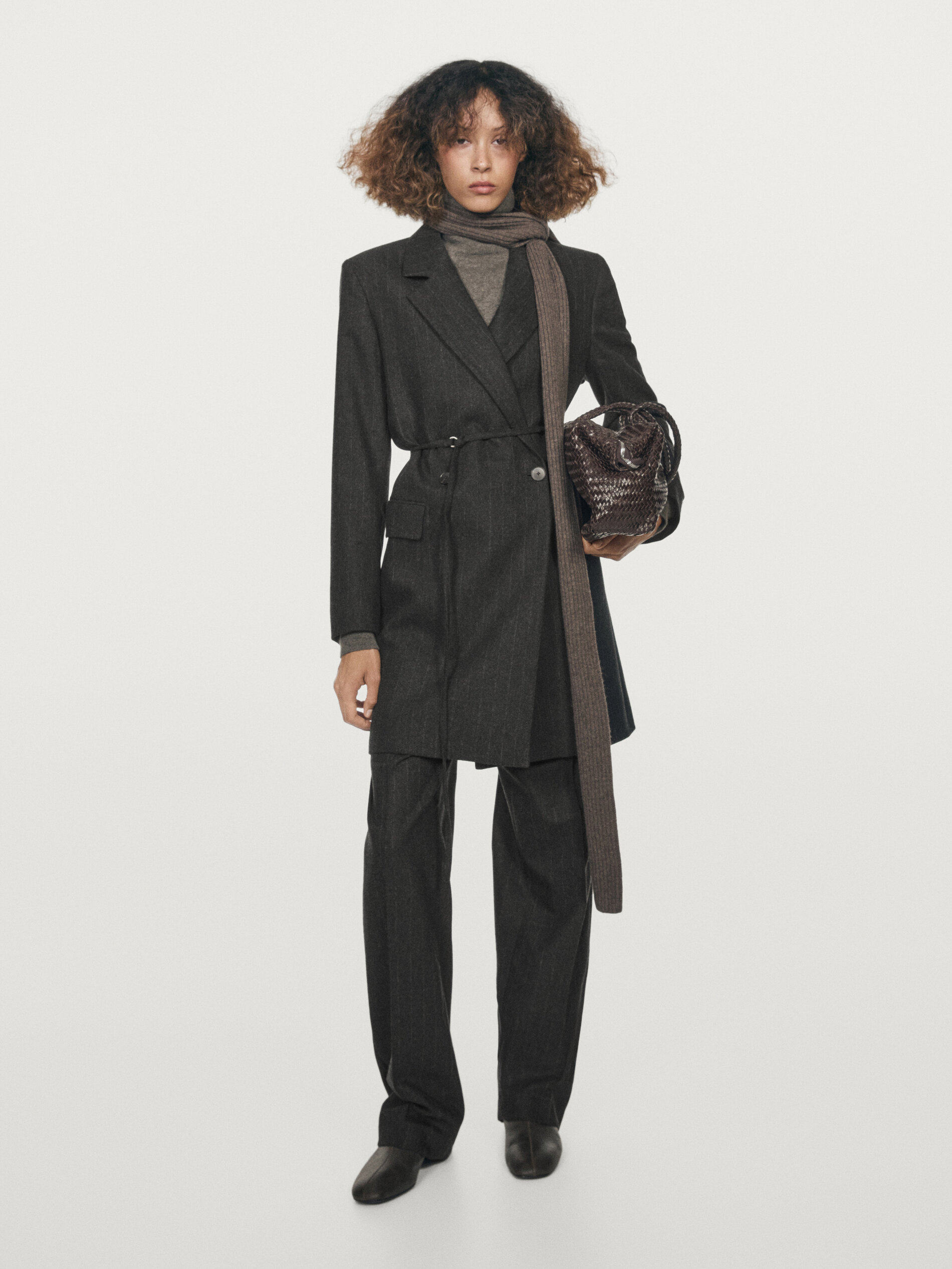 Новинка зимний осеннний MassimoDutti2025 женщины Свет и способный темперамент Коммутирующий стиль длинная модель кружево полоса костюм пальто 06054901802 