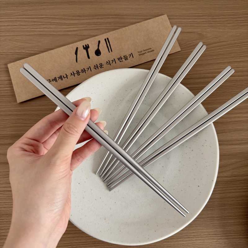 Export Original 304 Stainless Steel Chopsticks for Home Use, High-End Antibacterial and Mildew-Proof Metal Chopsticks, Korean-Style Tableware, Minimalist Design