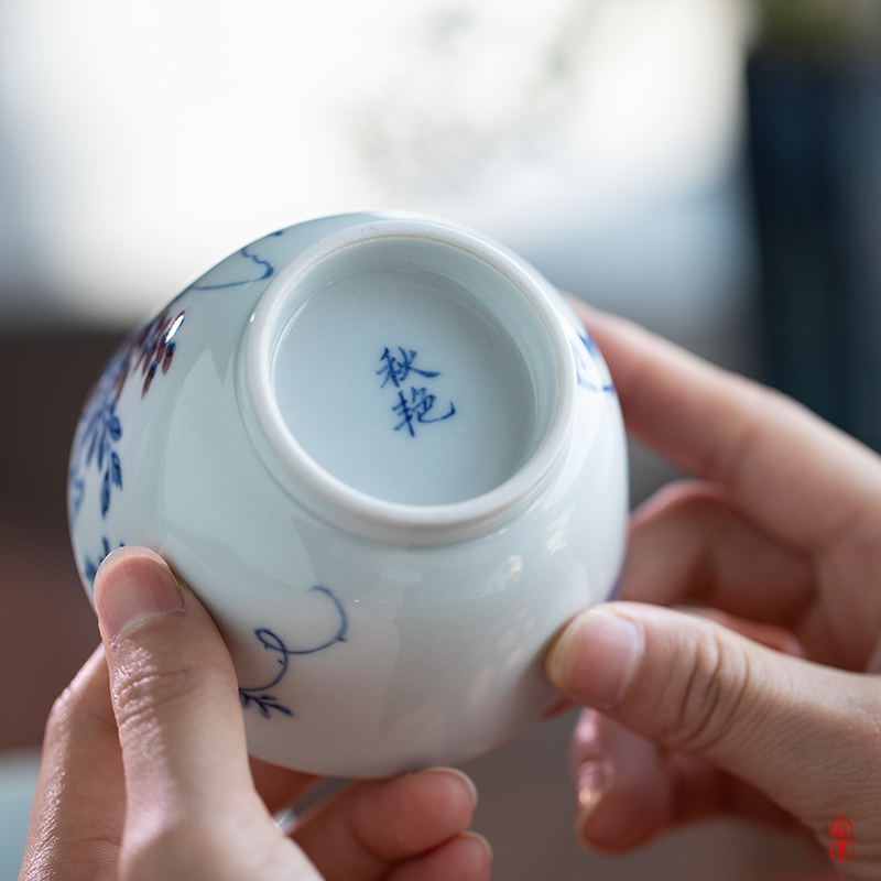 Qin Qiuyan jingdezhen blue and white youligong sabingga sukdun dergici jimbi cup checking ceramic cups masters cup kung fu tea set