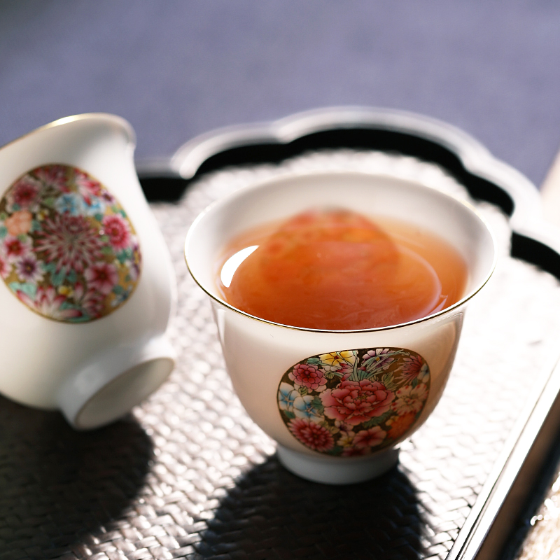 Colored enamel hand - made gold base flower masters cup kung fu tea sample tea cup thin foetus jingdezhen ceramic tea set