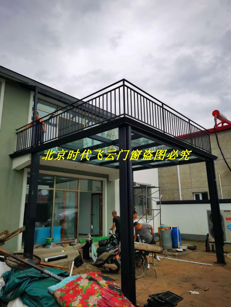 Second floor platform to build steel structure greenhouse laminated rubber tempered glass ramp corridor glass guard rail fence