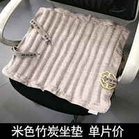 Съёмная бежевая подушка