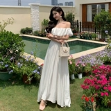 Белое летнее платье, длинная юбка, открытые плечи